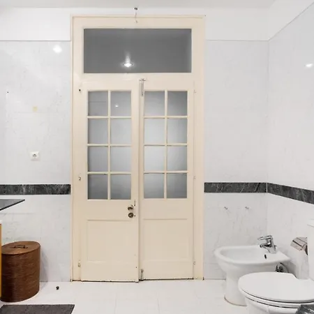 Apartment Plum Guide - Pimenta Lisbon